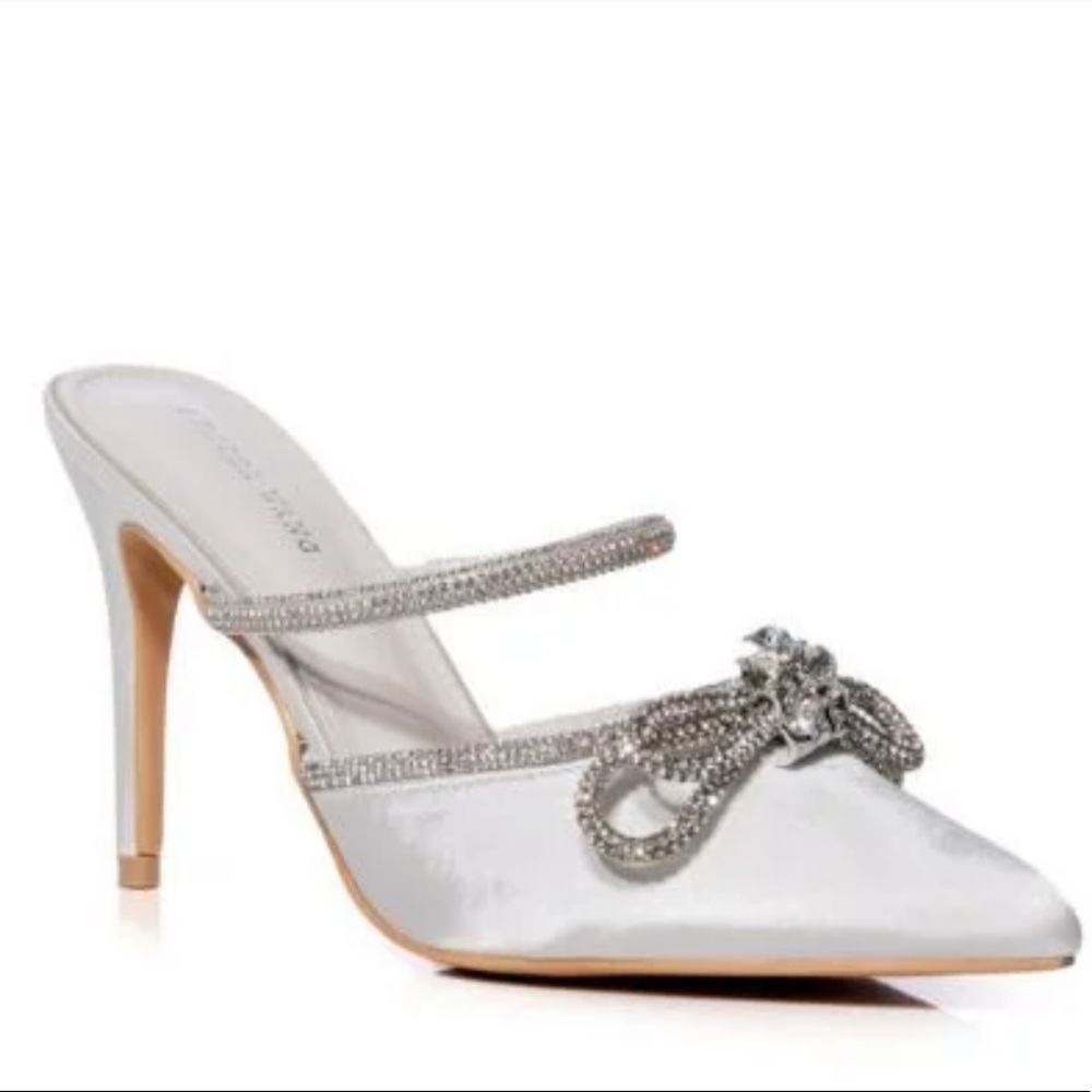 Stunning White Satin Mule Heel - Picture 2 of 2